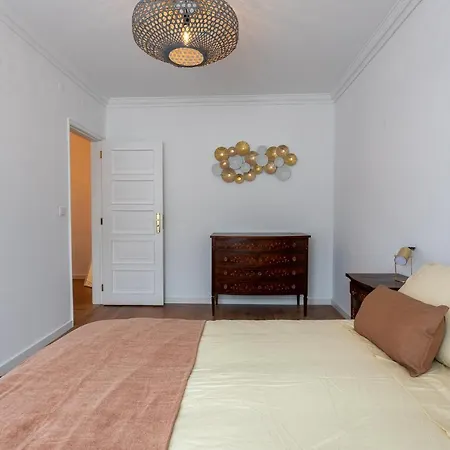 Av Sintra Mhouse Lease Cascais